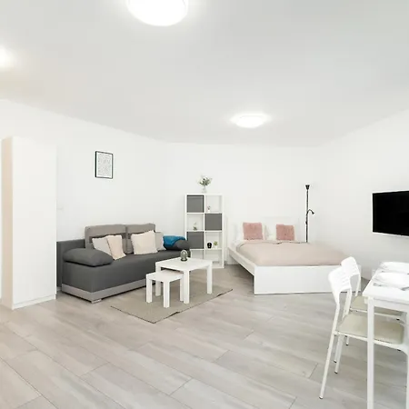 Apartment Studio Dla 4 Osob W Centrum Miasta By Rent Like *