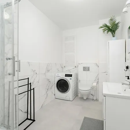 Studio Dla 4 Osob W Centrum Miasta By Rent Like *